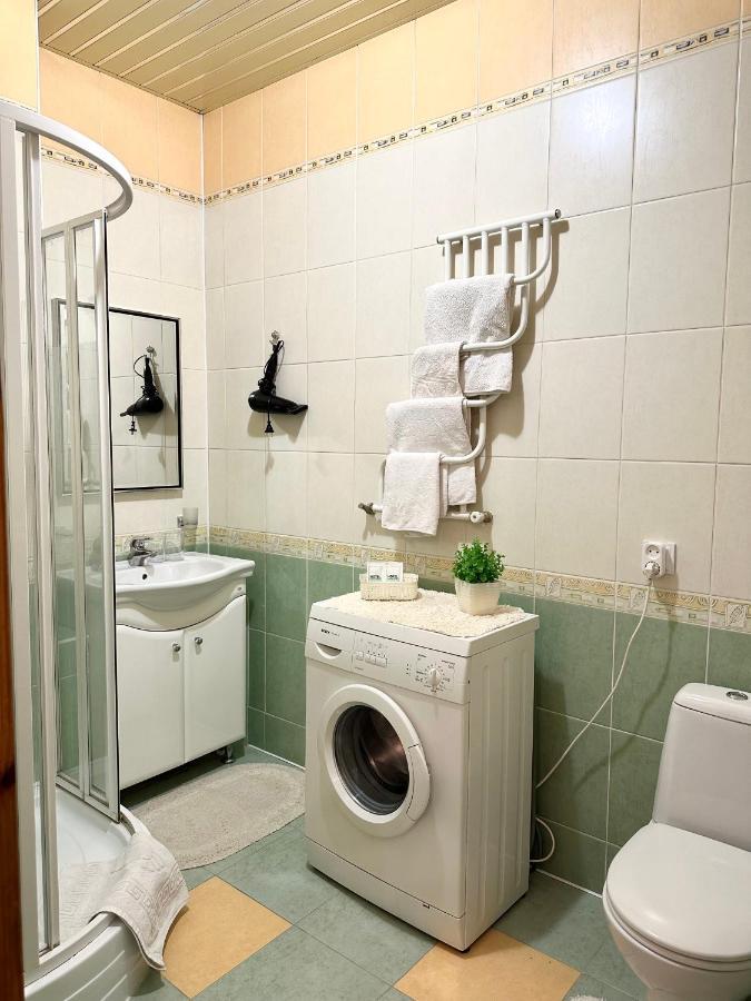 Apartments In The City Center, Near A Theatre, Zlata Plaza Rivne Exterior photo